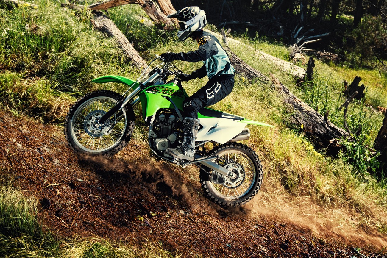 Kawasaki 4 deals stroke dirt bike